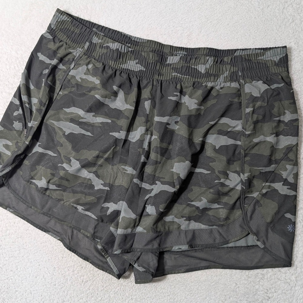 NEW Athleta Printed Mesh Racer Run Shorts Womens 2X Green Camo Stretch 40/4